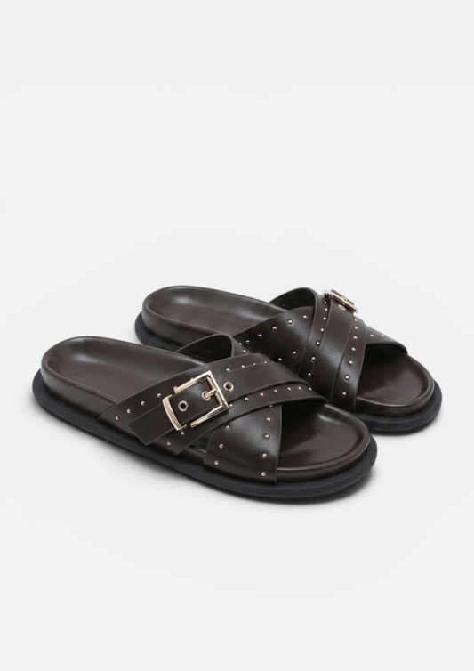 Chinelo LÉA Castanho