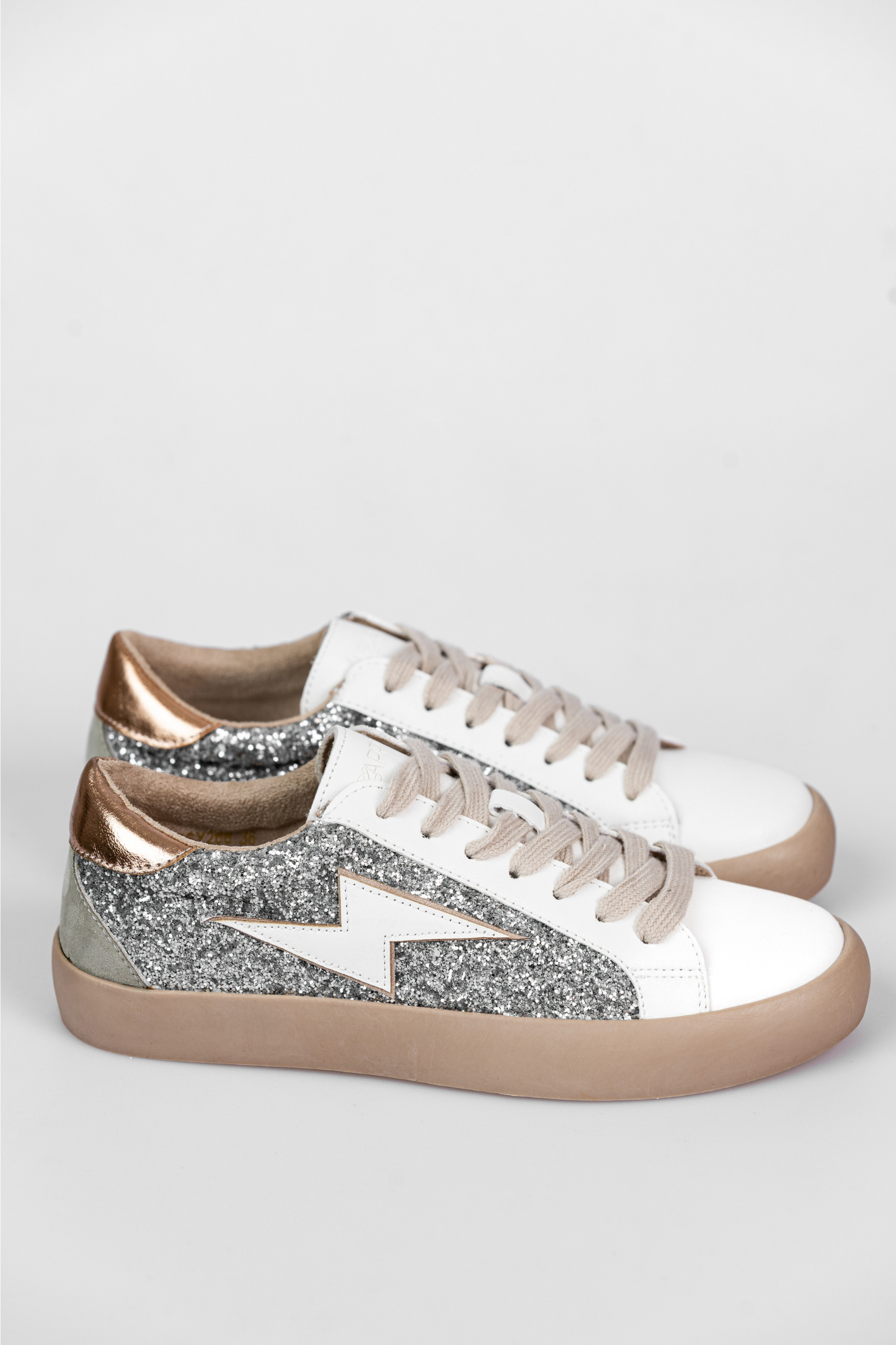 ÉLORA SILVER FLAT SHOES